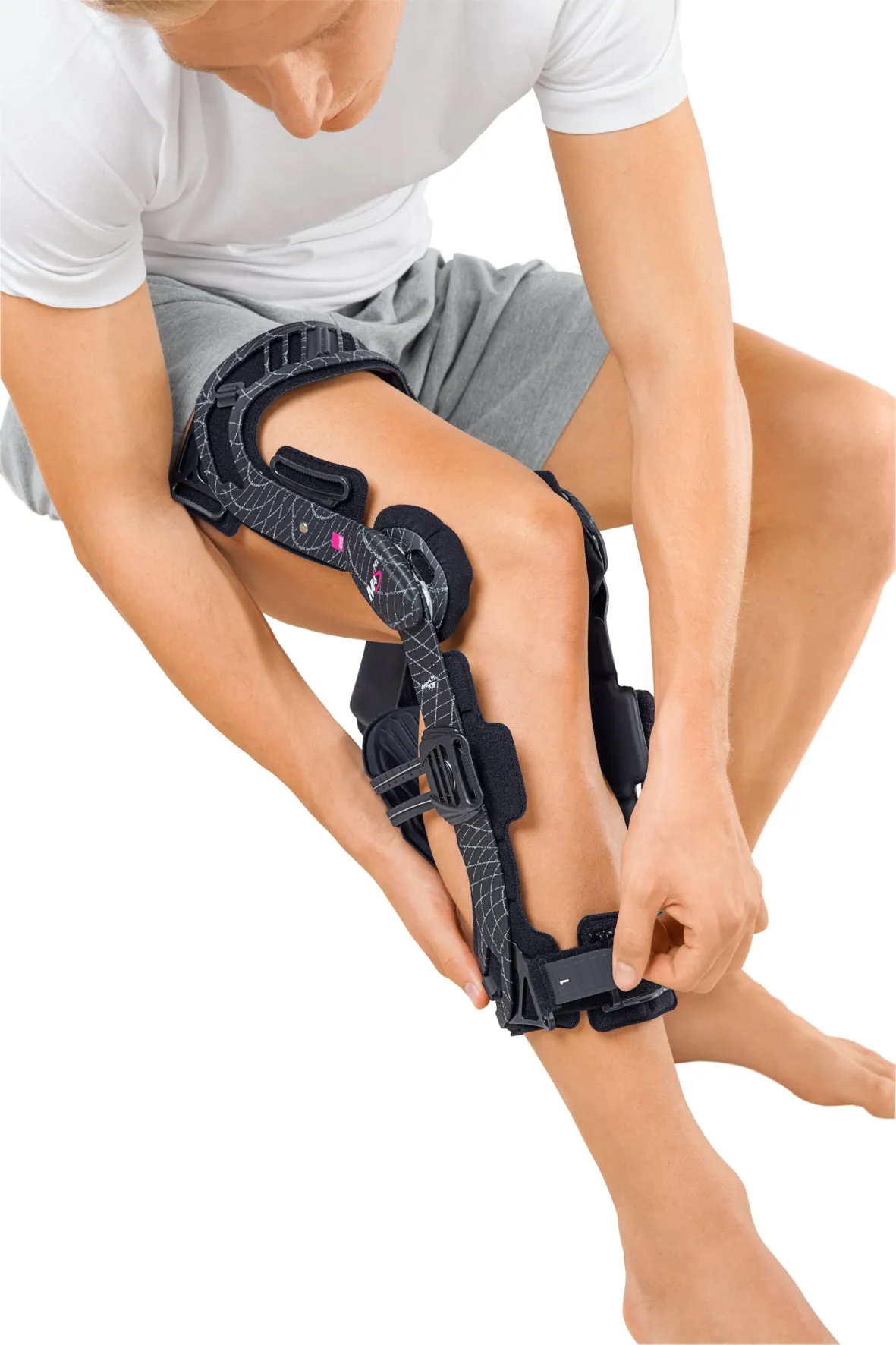medi M.4s PCL Dynamic Knee Brace