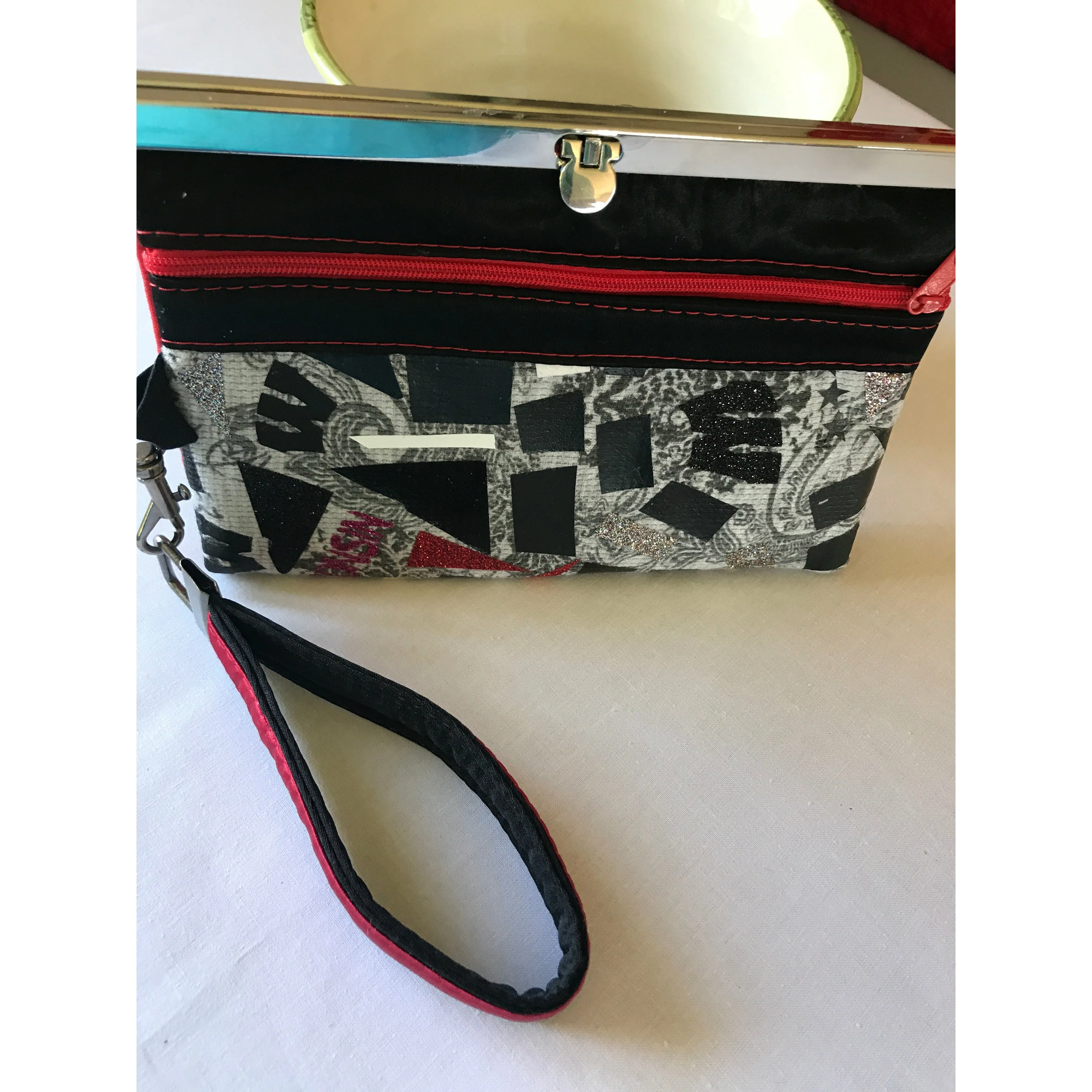 WI Woman Wallet, Wristlet, Purse - Wallet Deluxe, Barbz.net